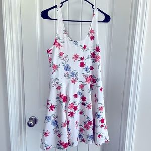 NWT H&M White Floral Dress